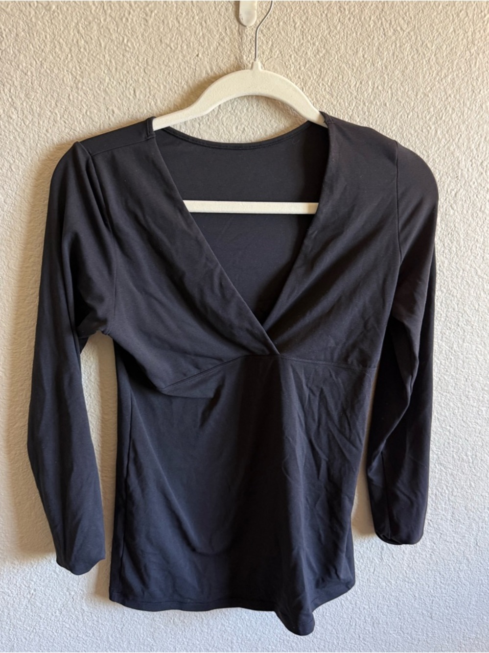 Momanda Airsoft Crossover Maternity and Nursing Wrap Top Black Longsleeve Med